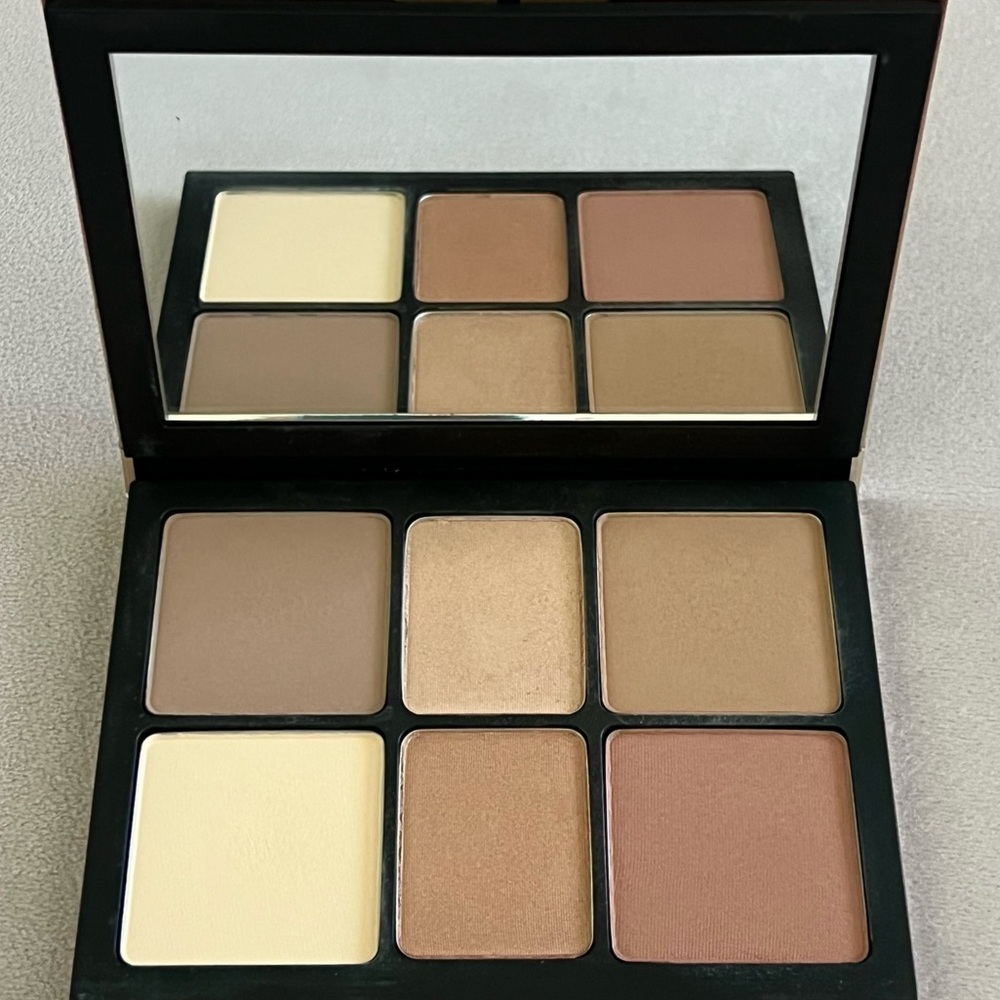 Smashbox Cali Contour Palette Blush, Highlighter, Bronzer in Light/Medium